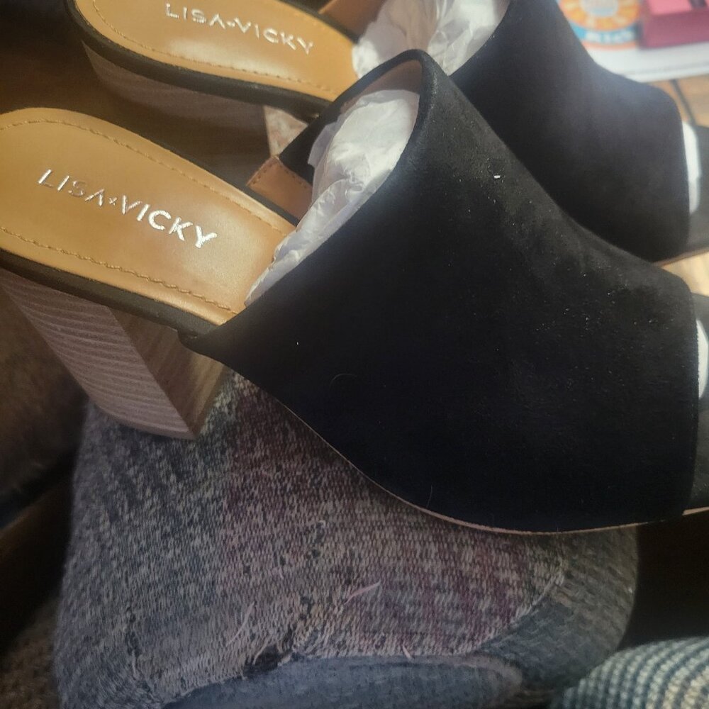 Women's shoes